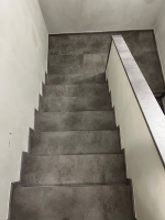 Schody z vinylu BUKOMA Beton Kámen Šedohnědý Domanín